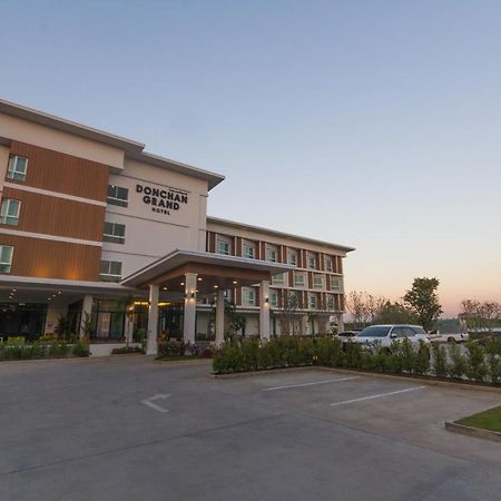 Donchan Grand Hotel Τσιάνγκ Μάι Εξωτερικό φωτογραφία
