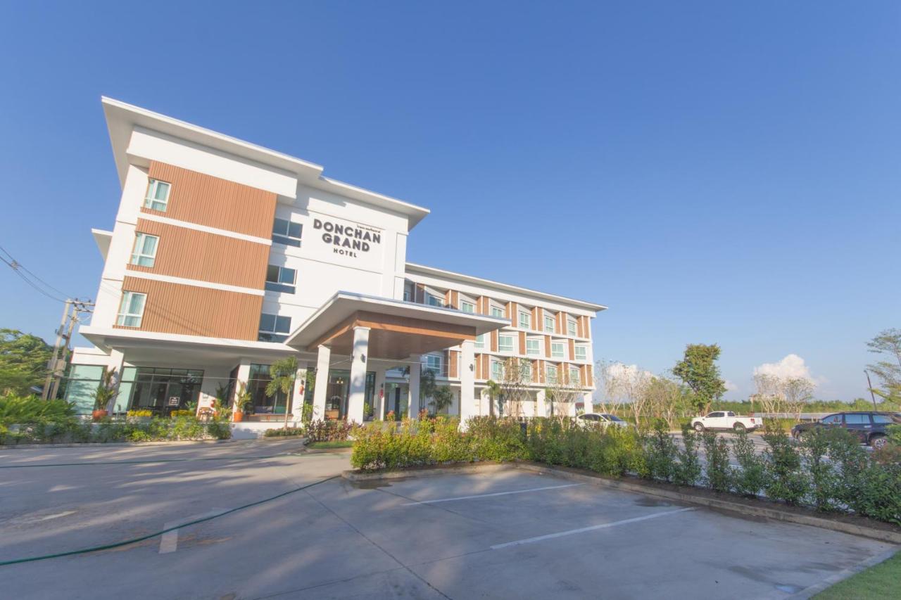 Donchan Grand Hotel Τσιάνγκ Μάι Εξωτερικό φωτογραφία